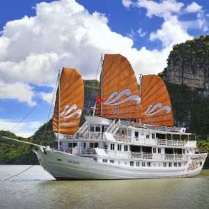 Paradise Sails Cruise