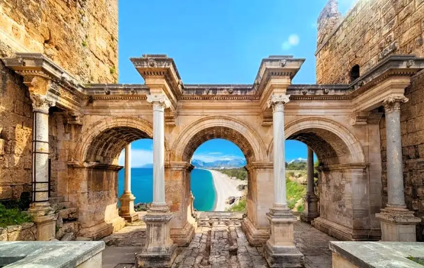 تور آنتالیا عید 1404