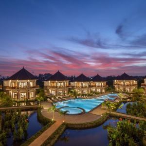 Swan Paradise A Pramana Experience